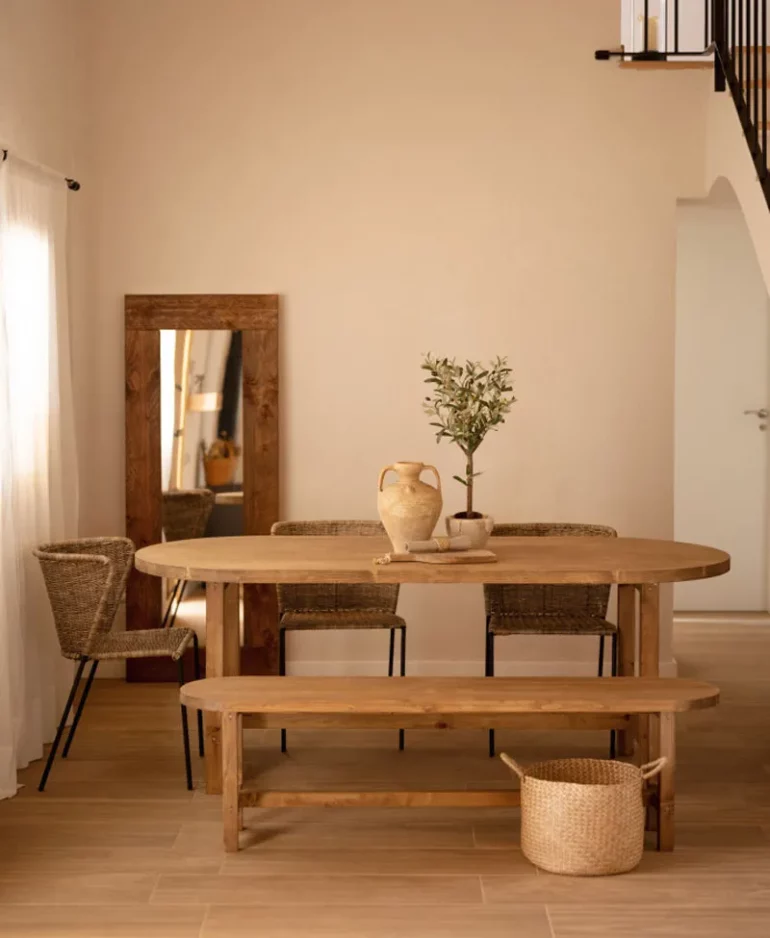 Table de salle à manger en bois