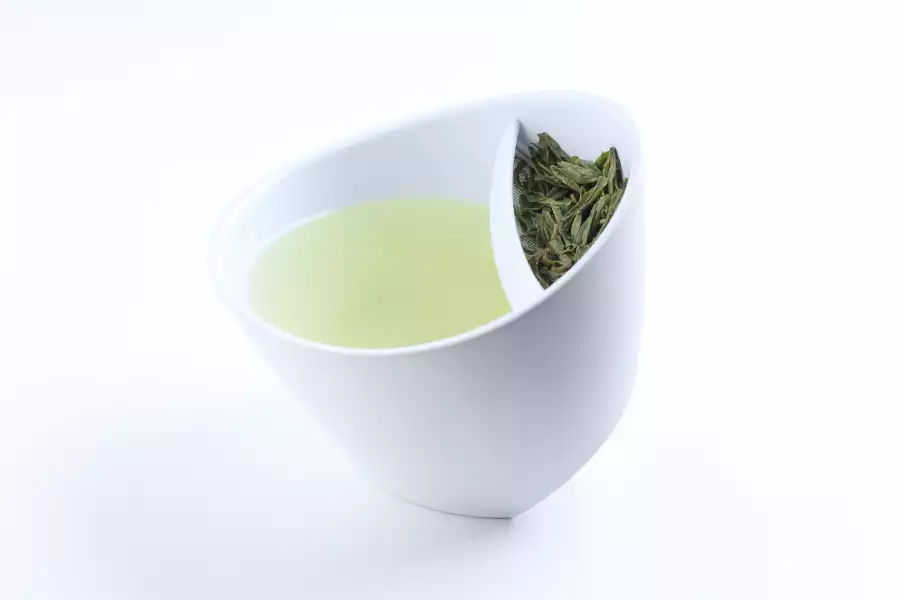 Tasse avec infuseur intégré