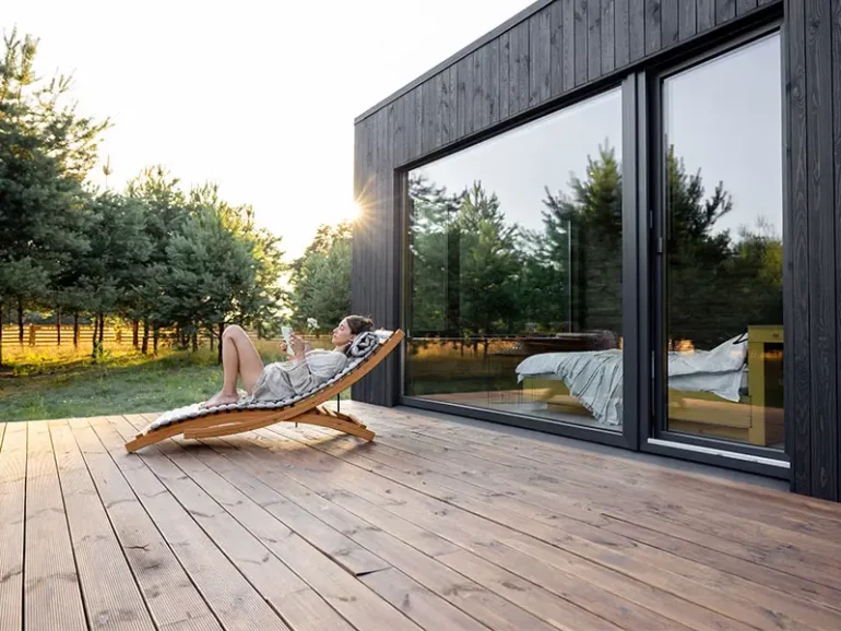 Maison moderne terrasse en bois