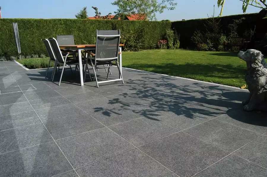 Terrasse en carrelage