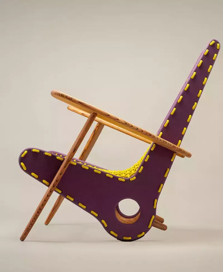 Chaise de profil par Thierry Marc