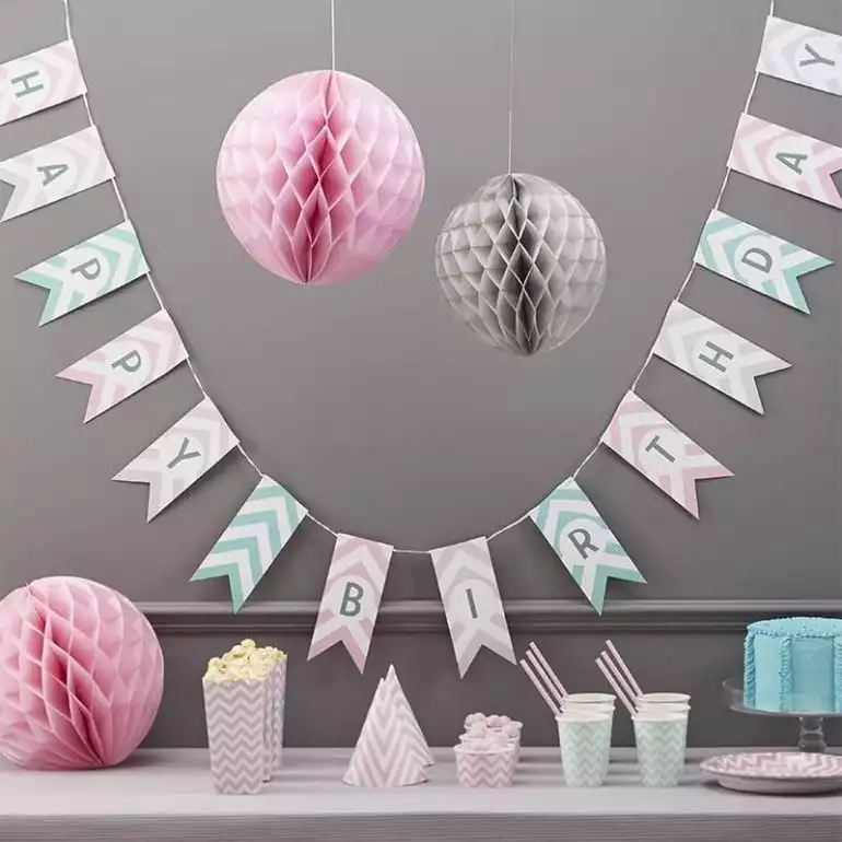 Une décoration au top pour l'anniversaire des 20 ans ! - Visite Déco