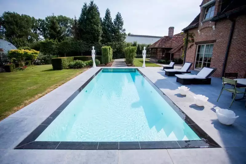 © Pooltech - piscine - extérieur - jardin - rectangulaire