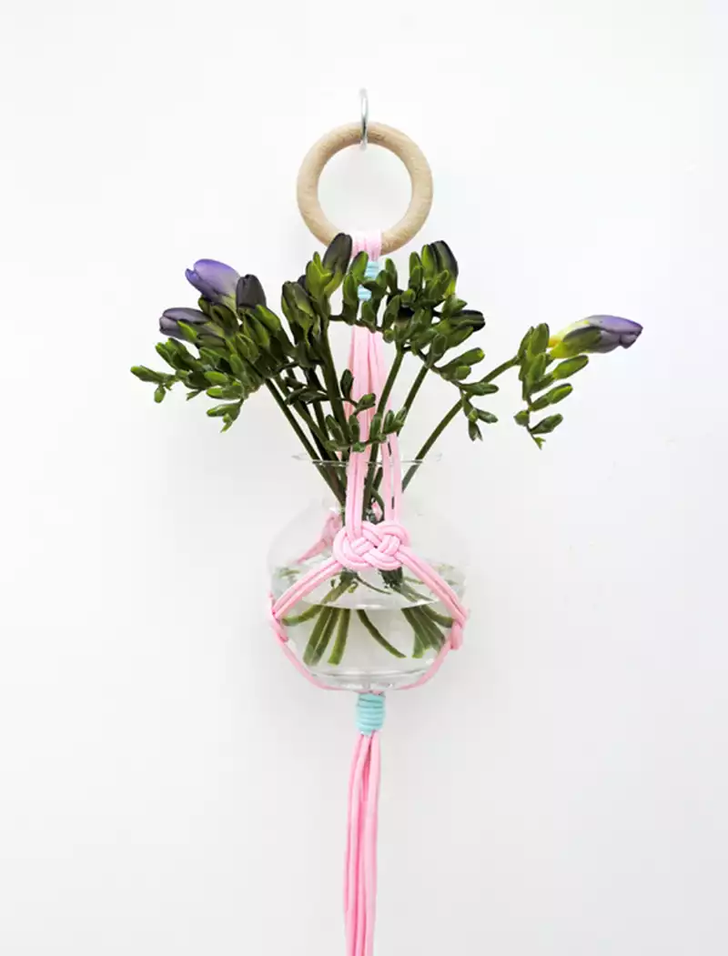 Vase suspendu de face