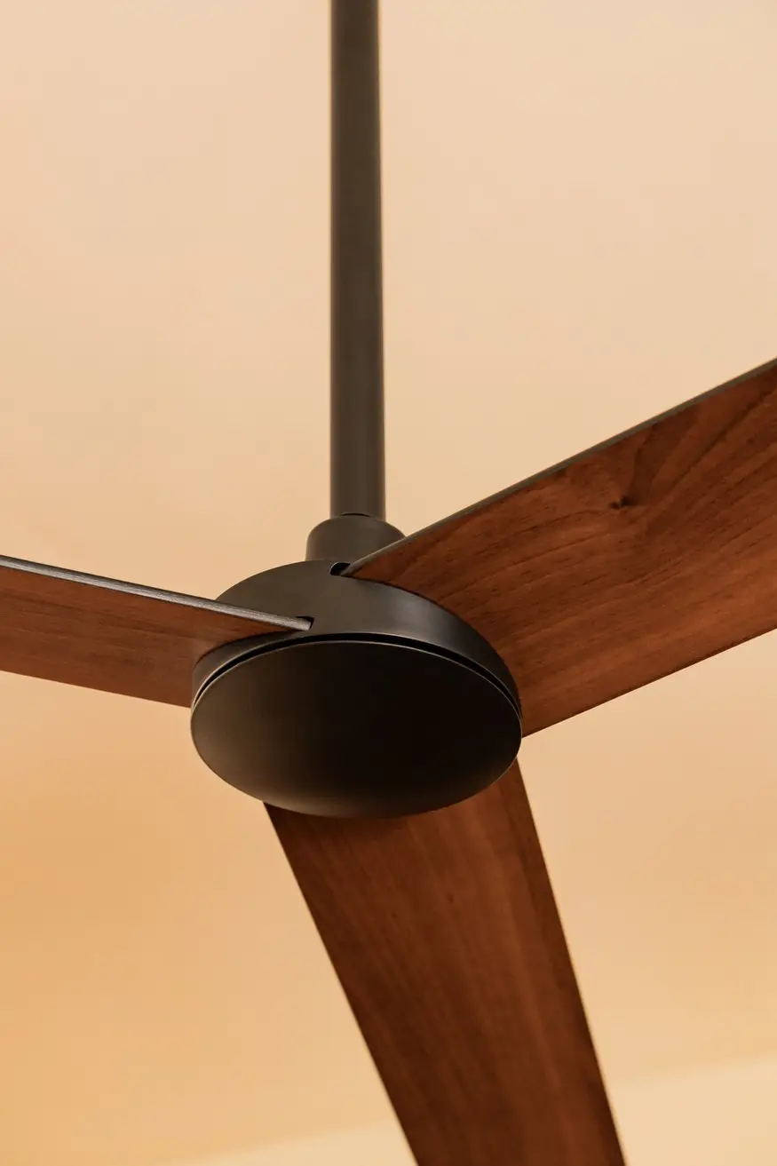 Zoom mécanisme ventilateur de plafond de Faro Barcelona